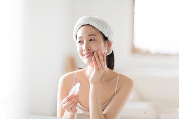 精油按摩去眼袋有效果吗 精油去眼袋要多久