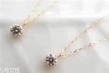 钻石项链可以带着洗澡吗 不利于保养