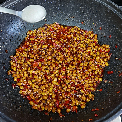 自制黄豆酱怎么做（黄豆酱的传统做法步骤）