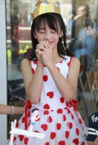 ​森碟近照曝光，长相与身高太不搭！网友：赶上姚明女儿了！
