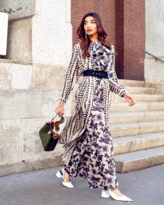 ​这位印度美女博主火了!长相酷似阿凡达，穿衣风格极具都市风采