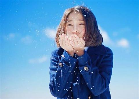 如何安抚女友的情绪，化解矛盾