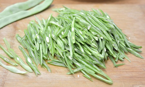 酱香浓郁豆角丝的做法 无敌下饭巨好吃!