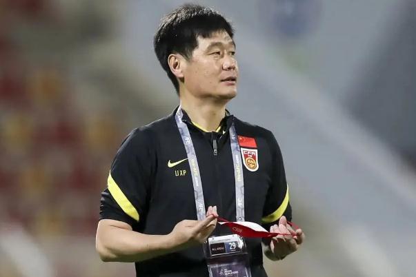 国足踢出最差表现?主帅提出表扬 国足是怎么选人的