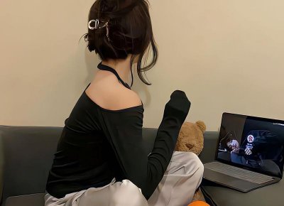 ​结婚七年，做ai次数十根手指头都能数得过来