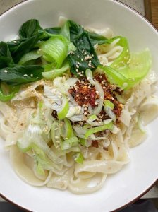 ​油泼面做法步骤（做油泼面的步骤）