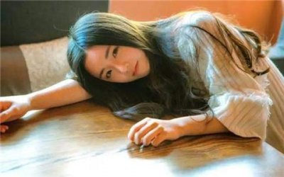 ​女孩说她想吃糖怎么回复幽默