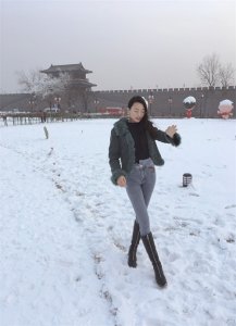 ​雪景中拍照什么样的穿搭更出彩