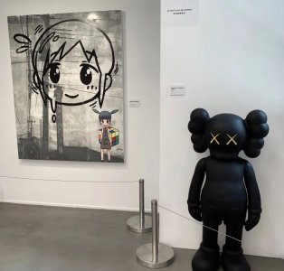 ​女生给男生小皮筋说明着什么