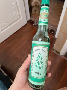 ​六神花露水的功效与作用及禁忌（六神花露水的功效与作用及禁忌是什么）