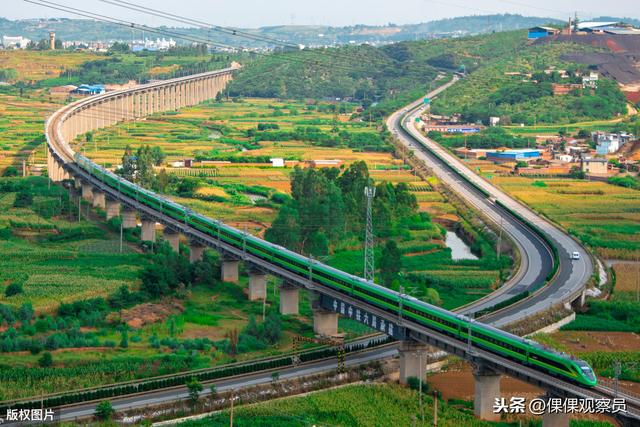 云南的红河州在哪里（云南坝子汇集-哈尼之乡-蜿蜒红河-滇南重镇）(95)