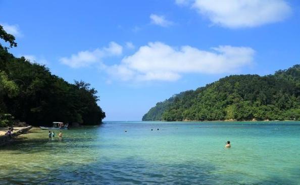 沙巴岛:世界顶级的潜水胜地,以及东南亚的第一高峰坐落于此。