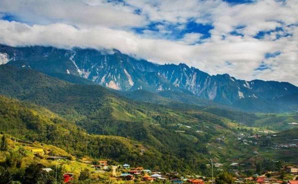 沙巴岛:世界顶级的潜水胜地,以及东南亚的第一高峰坐落于此。