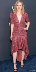 ​蕾切尔·布罗斯纳安：90后资深女演员，拥有史上最长的脖子