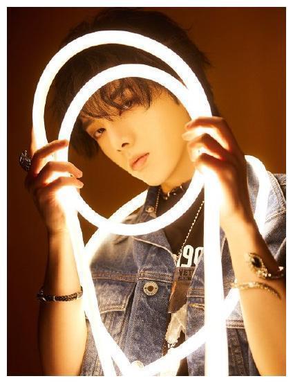 华晨宇几乎不写情歌,却说得一口土味情话,那么撩谁受得了