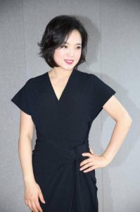 ​90年代歌星白雪：30岁上春晚，二婚嫁小8岁原艺，事业迎来第二春