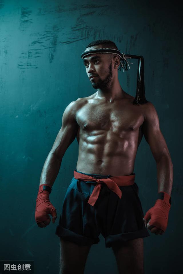 零基础学泰拳教程(怎样练习泰拳入门篇)(3)