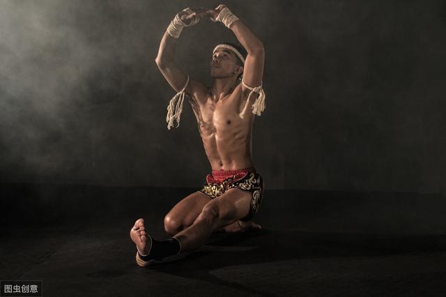 零基础学泰拳教程(怎样练习泰拳入门篇)(2)