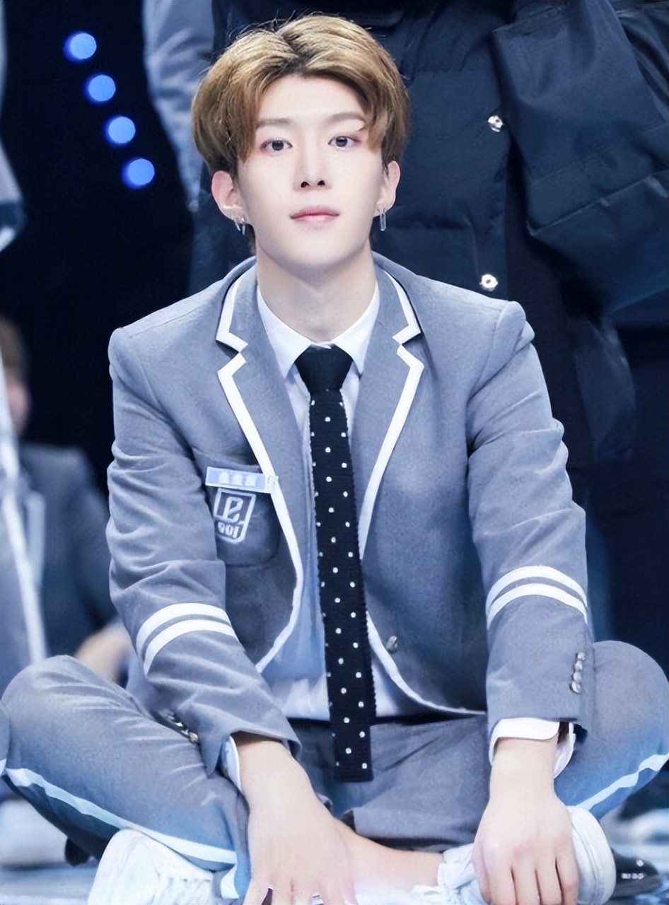 范丞丞丢掉包袱“狂飙”30斤,小鲜肉秒变大叔!网友:支持!