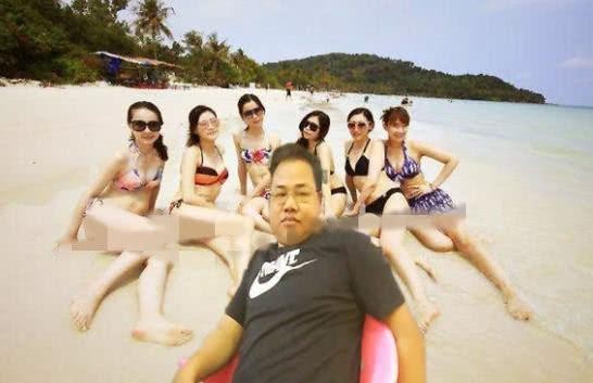 女孩因P图一夜全网爆红，你还记得曾经的贴吧剪刀手女神吗？