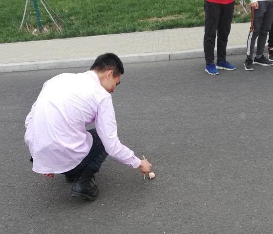 女孩因P图一夜全网爆红，你还记得曾经的贴吧剪刀手女神吗？