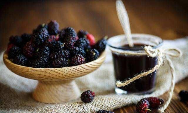 桑葚干保质期是多久
，购买的桑葚酒保质期二年，过了保质期还能喝吗？图4