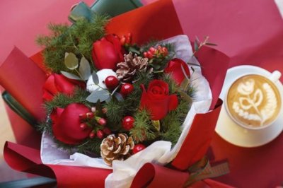 圣诞节送女友花送什么花好？圣诞节送花祝福语