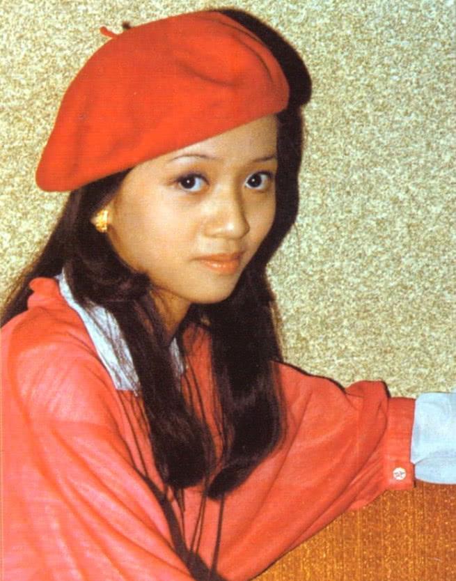 老照片 绝代芳华梅艳芳图片集，可惜天妒红颜，别了，香港的女儿