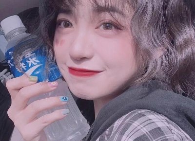 ​单身26年的闺蜜被女孩追，要不要在一起